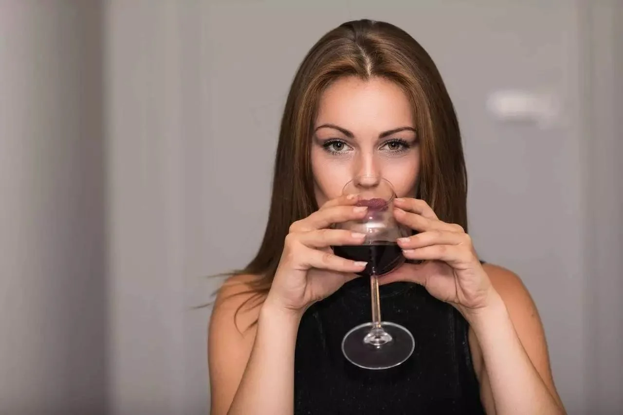 不管你信不信，你爱喝的酒早已暴露了你的性格和喜好